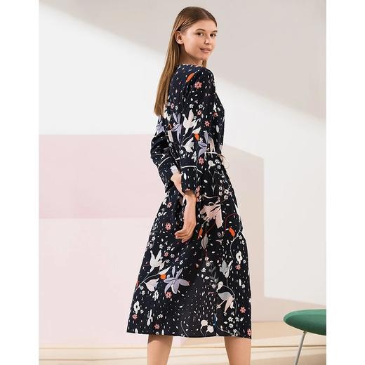 金三塔真丝印花长袖V领睡裙桑蚕丝性感可外穿家居服YSFAA326 商品图2