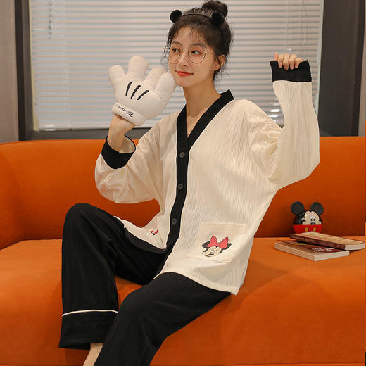 2022年新款睡衣女春秋款长袖薄款时尚简约开衫家居服秋季套装 商品图13