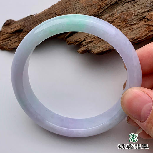 派瑞翡翠 翡翠手镯 糯种 浅绿色 商品图3