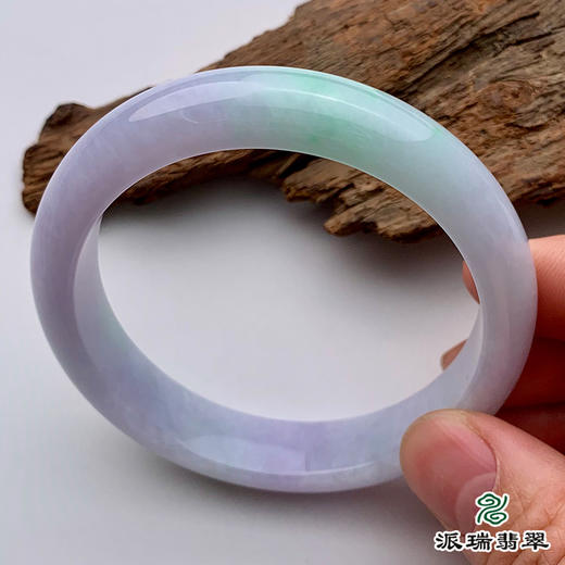 派瑞翡翠 翡翠手镯 糯种 浅绿色 商品图1