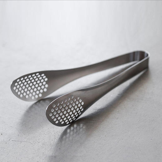 日本柳宗理不锈钢带孔食品夹子 煎牛排烧烤专用夹子 商品图2