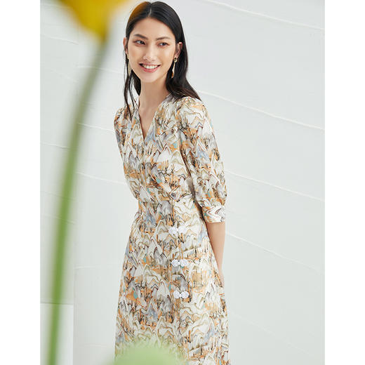 EITIE爱特爱夏季新款V领国风印花收腰显瘦垂坠通勤连衣裙B2207912 商品图2