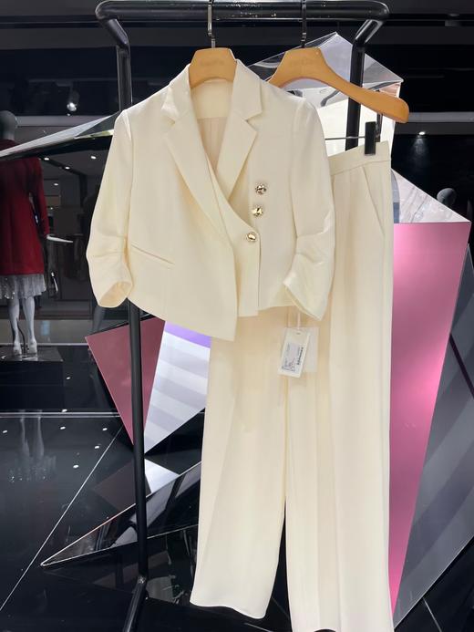 花苞袖俏气短西装 商品图3