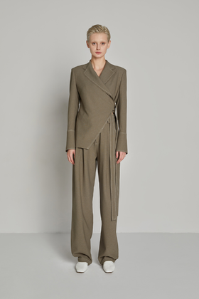 不对称结构系带西服