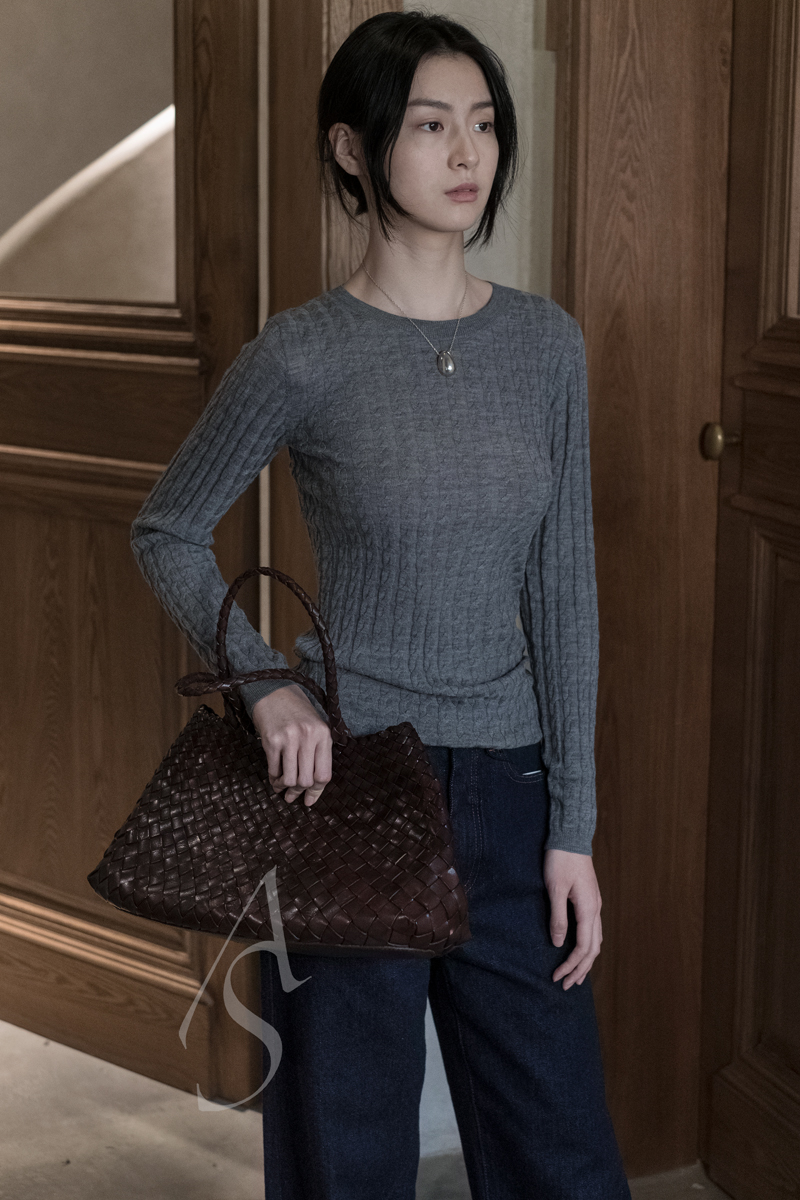 TOTEME  米白色/麻灰色绞花薄毛衣