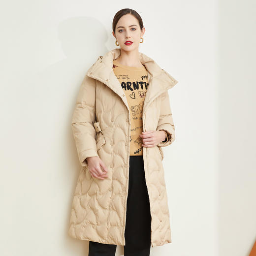 LR024斯尔丽瑟俪2021年冬上新压花别致中长款羽绒服款 商品图0