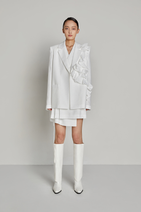 立裁溢边直身西服