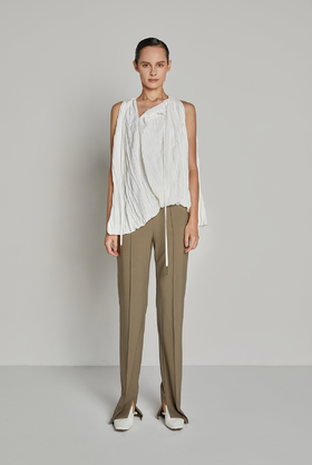 侧翻领斜摆无袖上衣