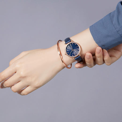 【ROROLOVE】 合金手镯 个性螺旋形状手镯（内径58mm） 商品图5