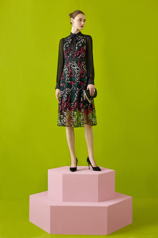 【伯妮斯茵】娴静刺绣蕾丝连衣裙 1S4073 商品图1