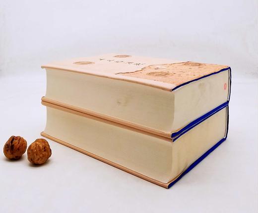 《十三经注疏》，精装，16开，上下两册，影印本，上海古籍出版社2019年，定价458，售价239元。品相9成。 商品图2