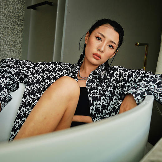 MISHKA宽松印花衬衫M21100280M 商品图2