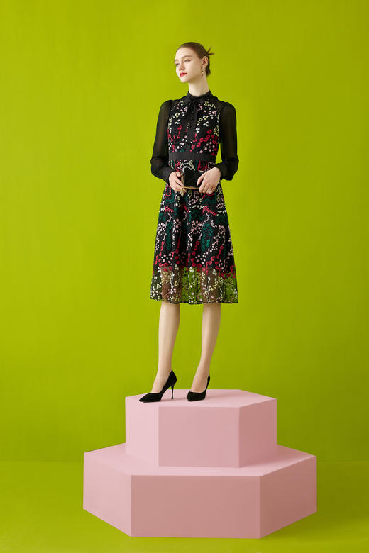 【伯妮斯茵】娴静刺绣蕾丝连衣裙 1S4073 商品图2