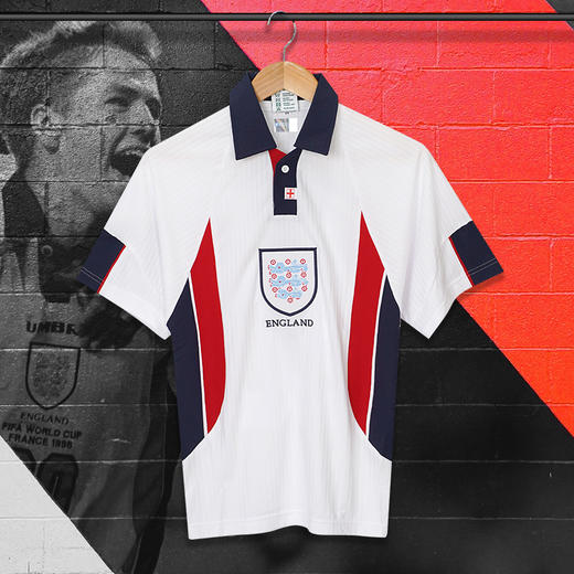 欧文签名1998年英格兰复刻球衣20号（含证书） 商品图1