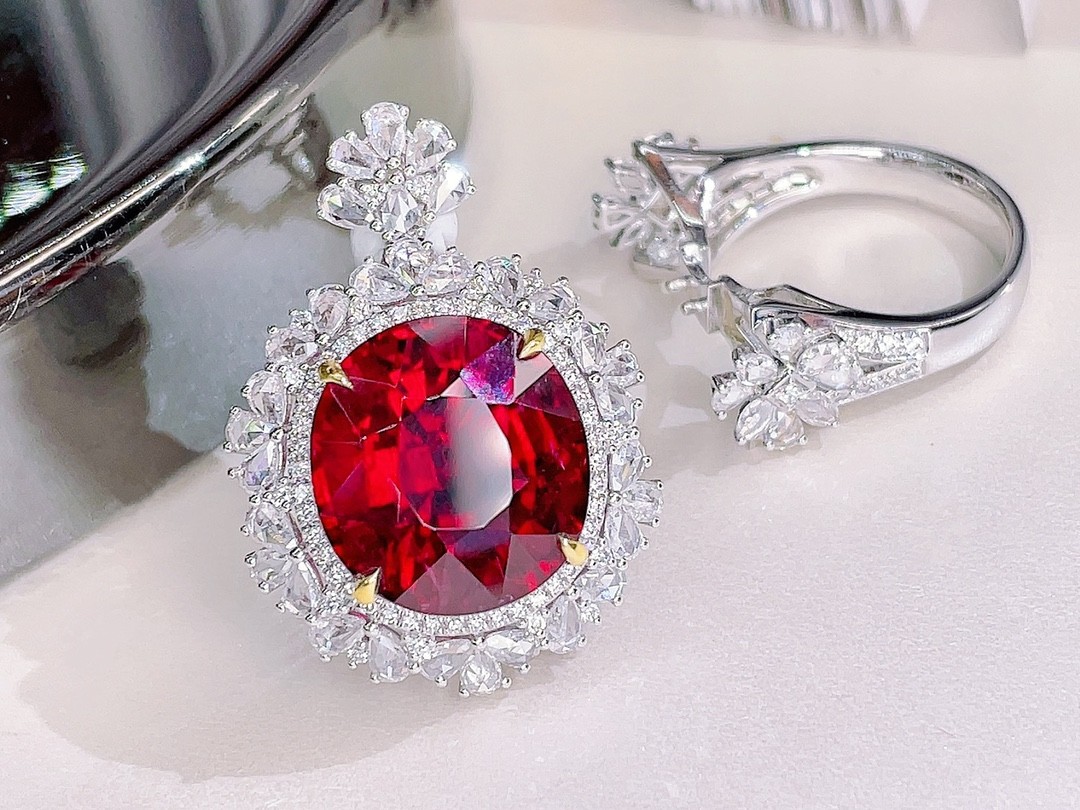 78g 15.2ct 天然卢比来红碧玺戒指吊坠两用款