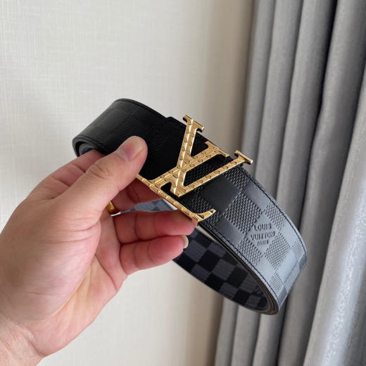 春季特惠💰350 LOUIS VUITTON LV男士腰带 原厂进口头层压花 商品图7