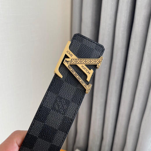 春季特惠💰300 LOUIS VUITTON LV男士腰带 正版开模 此款腰带采用进口面料 商品图6