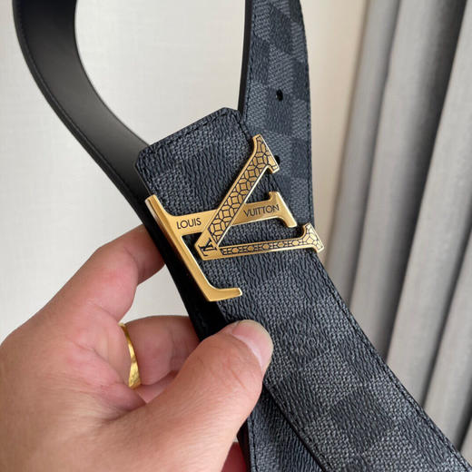 春季特惠💰300 LOUIS VUITTON LV男士腰带 正版开模 此款腰带采用进口面料 商品图2