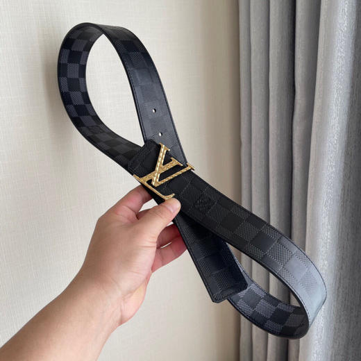 春季特惠💰350 LOUIS VUITTON LV男士腰带 原厂进口头层压花 商品图0