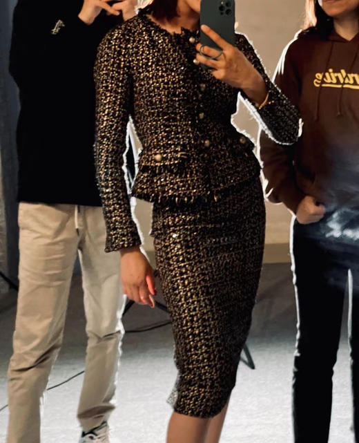 “千金小姐”颈袖添香-套裙-J8303118A 单排扣小香风套裙精致璀璨贵族千金小姐范儿 商品图2