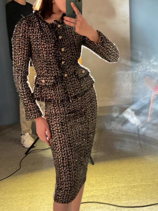 “千金小姐”颈袖添香-套裙-J8303118A 单排扣小香风套裙精致璀璨贵族千金小姐范儿 商品图7