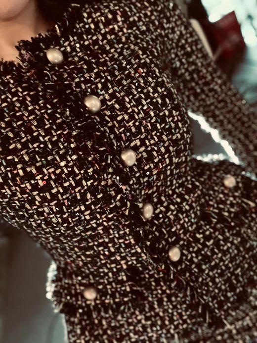 “千金小姐”颈袖添香-套裙-J8303118A 单排扣小香风套裙精致璀璨贵族千金小姐范儿 商品图3