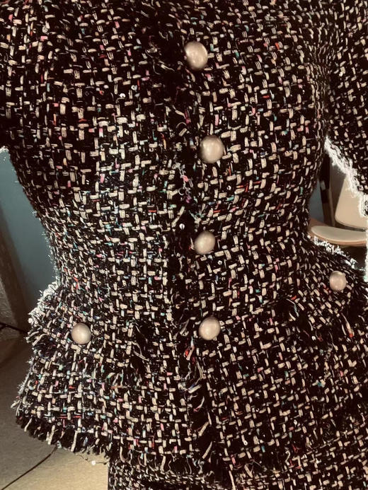 “千金小姐”颈袖添香-套裙-J8303118A 单排扣小香风套裙精致璀璨贵族千金小姐范儿 商品图4