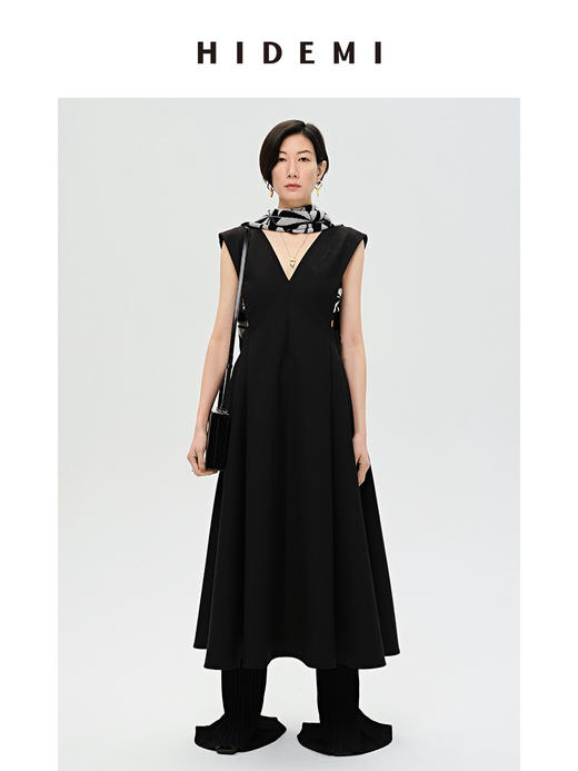 HIDEMI 简约设计感V领伞状连衣裙 商品图2