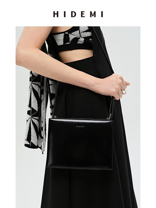 HIDEMI 简约设计感V领伞状连衣裙 商品图6