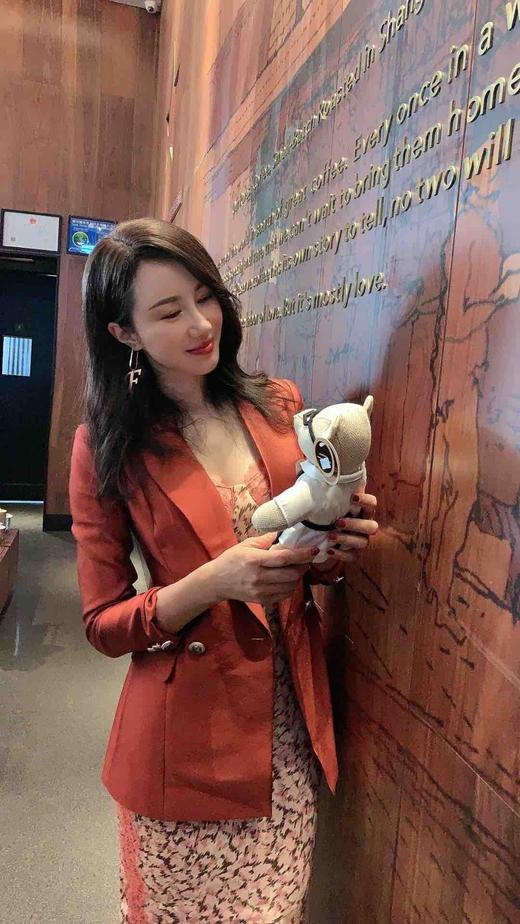 4462 “继承者”丝滑醋酸西装外套女神的闪耀时刻单西颈袖添香 商品图11