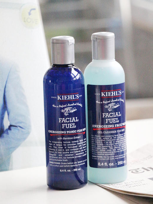 Kiehls/科颜氏男士活力洁面啫喱250ml 活力爽肤水250ml 全效保湿乳液125ml  圣诞护肤礼盒三件套 商品图6
