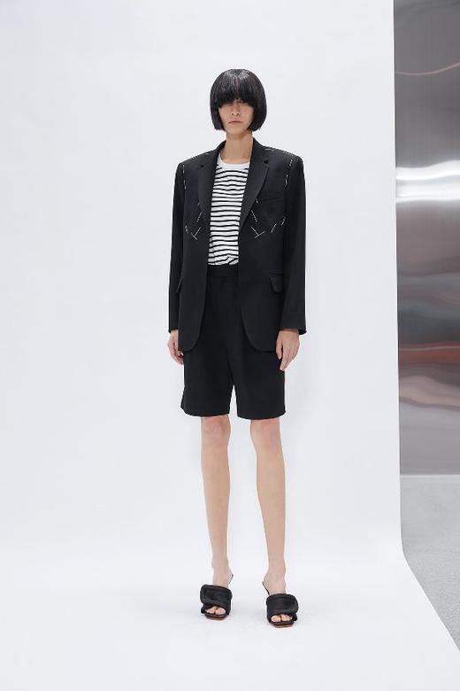 基础款叠褶宽松短裤 商品图1