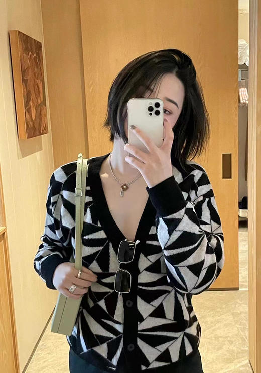 HIDEMI 美利奴羊毛几何印花纽扣开衫 商品图10