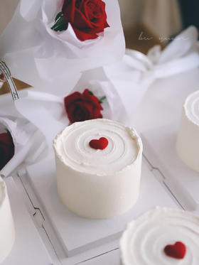 简约爱心 情人节蛋糕