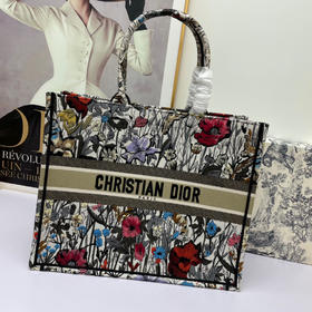 春季特惠💰800 迪奥大号购物袋【Di0r Book Tote】