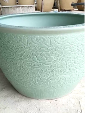 雕刻缠枝莲大缸