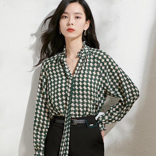 剩M 芳外拼色荷叶袖绑带领2025春季新款长袖知性女式衬衫 商品图3