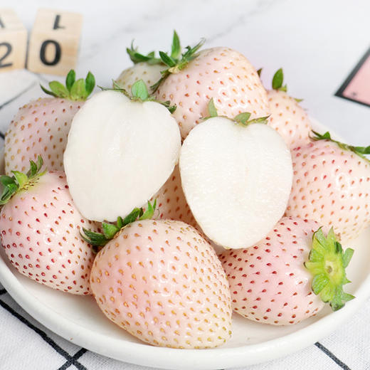 【顺丰空运】淡雪草莓  日本奈良种源  个大饱满  白嫩剔透 颗颗香甜 不打膨大剂 商品图5