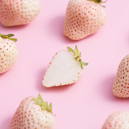【顺丰空运】淡雪草莓  日本奈良种源  个大饱满  白嫩剔透 颗颗香甜 不打膨大剂 商品图2