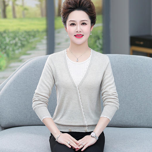 QY  TT21397高贵假二件纯色妈妈装羊毛衫 商品图3