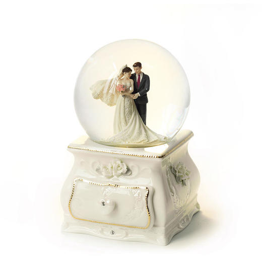 【亏本清仓】赞尔Jarll 水晶球音乐八音盒 珍爱牵手一生情人节礼物大款120mm（不支持无理由退换）[福利品] 商品图0