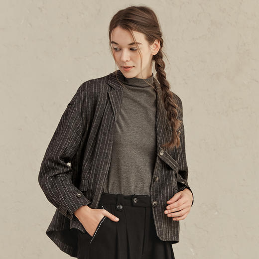 Famecoco范可儿短款宽松外套女式简约慵懒条纹春装F221AB009 商品图3