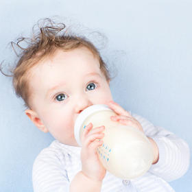 牛奶蛋白过敏的婴儿如何喂养？