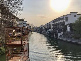 ★¥598起/晚 入住黄金地段【南京夜泊秦淮君亭·大戏院】享民国电影大床房、早餐+下午茶，打卡南京“民国风酒店”，2分钟到夫子庙等景点！另有双人晚餐/连住2晚可选~有效期至2026年6月30日