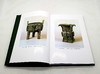 《殷周青铜器综览》（第一卷）全2册
《殷周青铜器综览》（第二卷）全2册

巨册8开，精装函套，铜版，[日]林巳奈夫著，上海古籍2017年-2019年版，分别定价合计2700元，售价1328 商品缩略图13