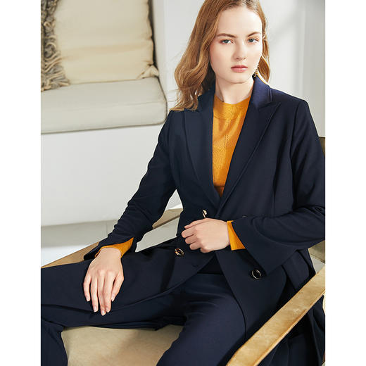 EITIE爱特爱品牌女装秋款时尚通勤职业干练收腰A摆双排扣风衣外套 商品图2