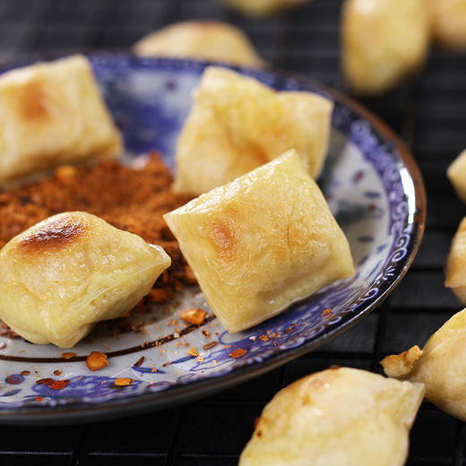 赠送专用辣椒面【会“爆浆”的豆腐】云南石屏特产包浆豆腐，多种做法，可蒸、炸、烤、煮，外酥里嫩，无论外层烤的多焦脆，里面依旧嫩滑，免泡洗600g/盒 商品图2