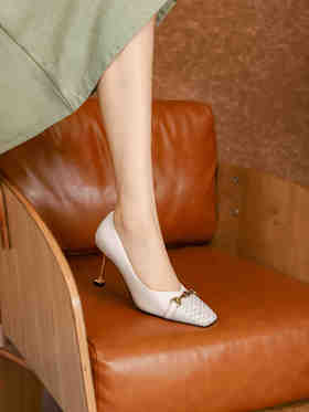 westory女鞋2021秋季新款方头百搭高跟鞋W21CE70981