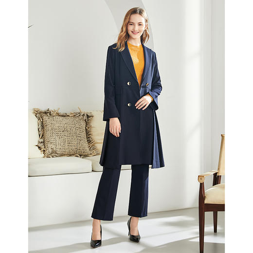 EITIE爱特爱品牌女装秋款时尚通勤职业干练收腰A摆双排扣风衣外套 商品图1