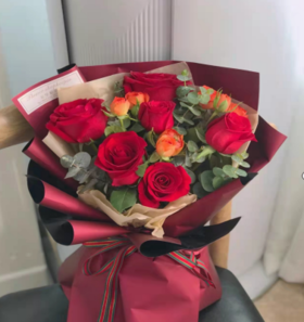 喜上眉梢 6朵红玫瑰+多头玫瑰花束【BC】【AM】